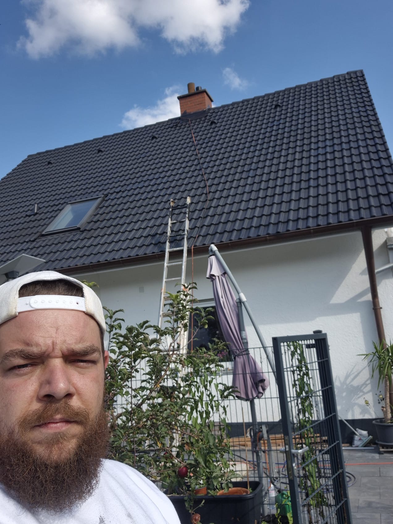 Fertig gereinigtes und beschichtetes Dach in Rielasingen-Worblingen